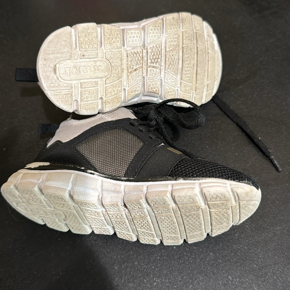 Toddler Reebok sneakers size 9 - Picture 4 of 4